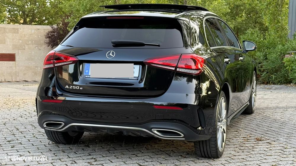 Mercedes-Benz A 250 e AMG Line - 11