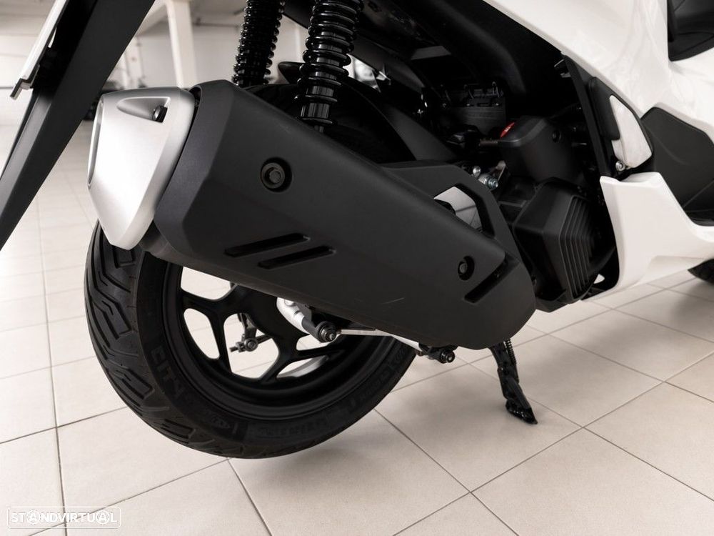 Honda PCX125 Top Case - 17