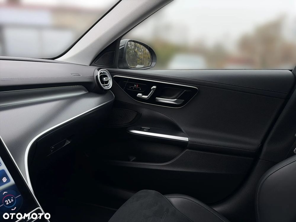Mercedes-Benz Klasa C 200 mHEV AMG - 16