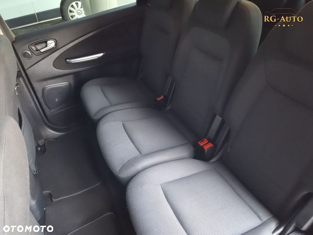Ford S-Max - 24