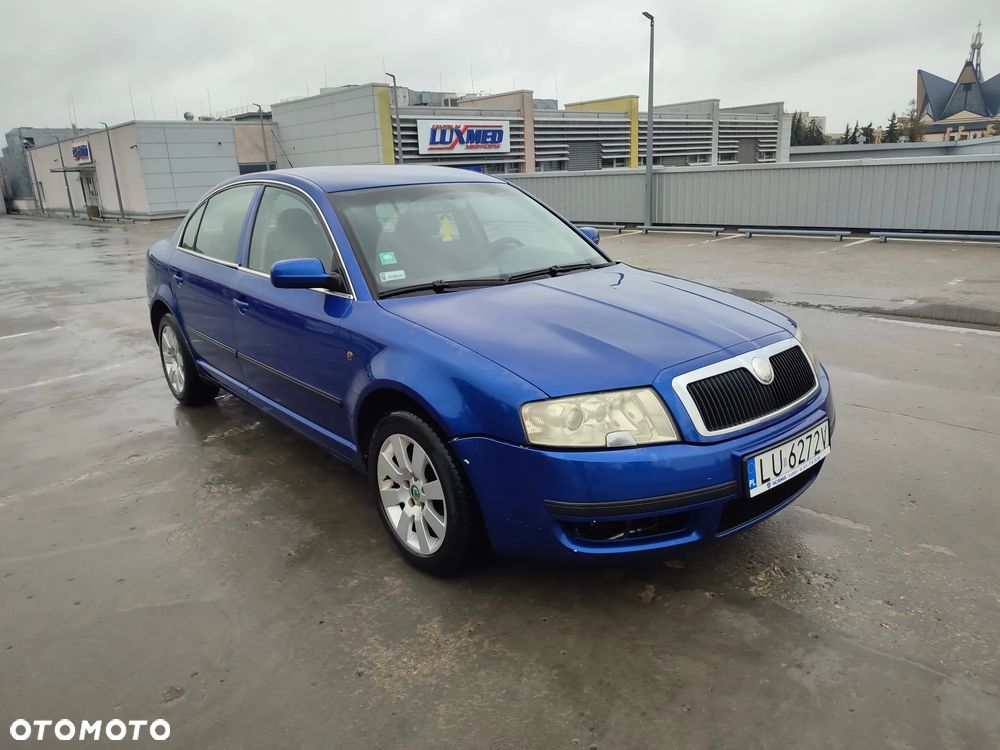 Skoda Superb 2003 photo 4