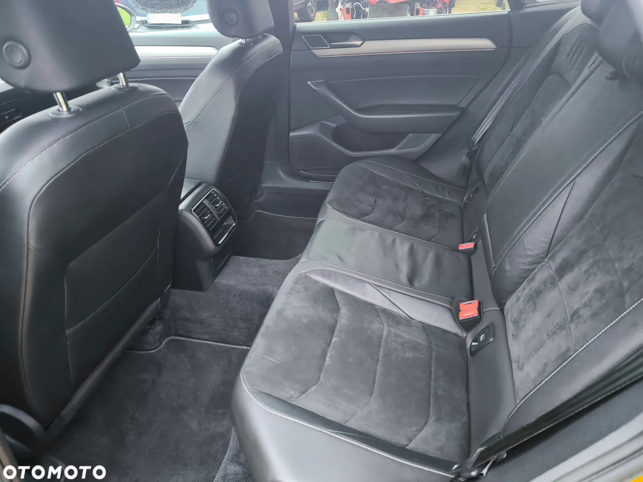 Volkswagen Arteon 2.0 TDI Bi-Turbo SCR 4Mot R-Line DSG - 12