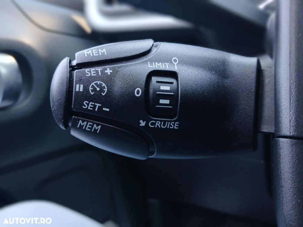 Citroën C3 1.2 PureTech S&S EAT6 Shine - 12