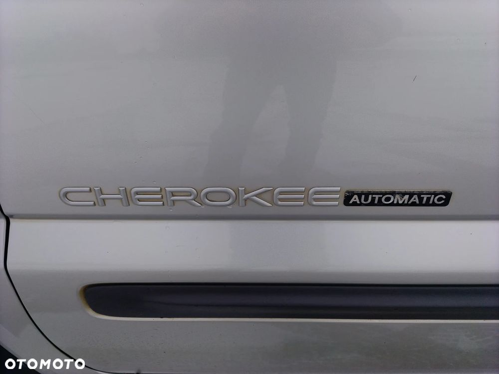 Jeep Cherokee - 17