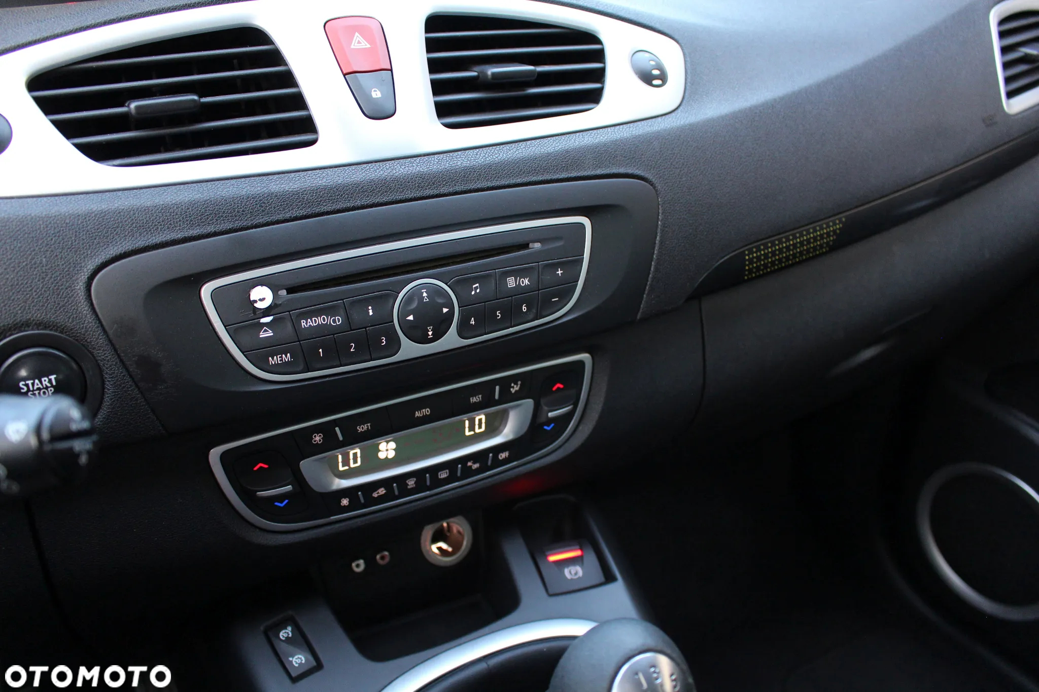 Renault Scenic 1.6 16V 110 Dynamique - 13