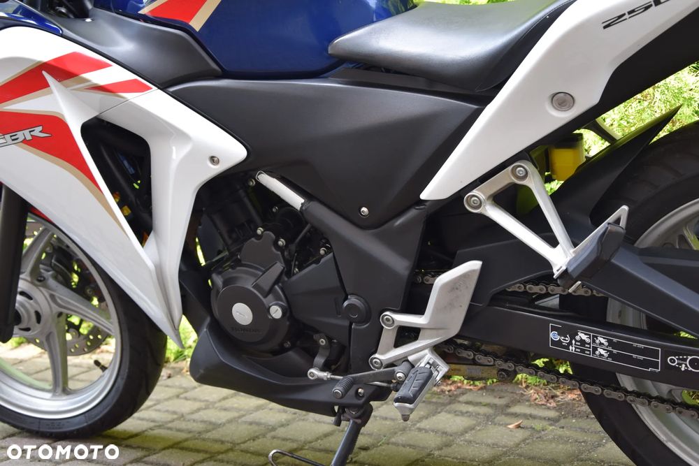 Honda CBR - 9