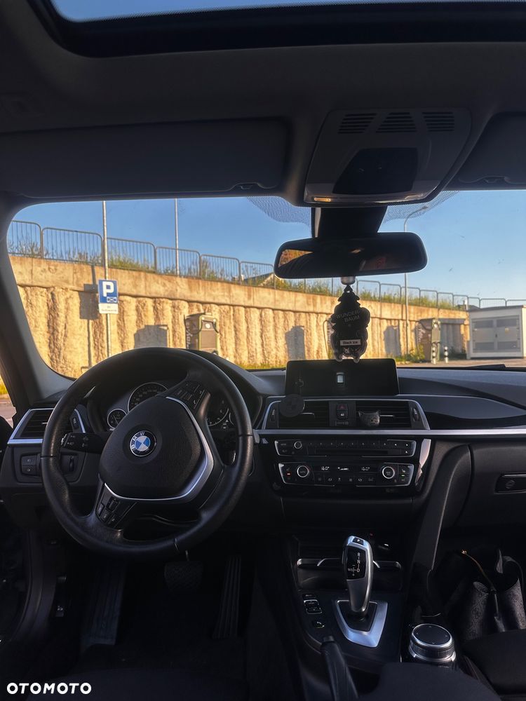 BMW Seria 3 320d Sport Line Shadow - 15