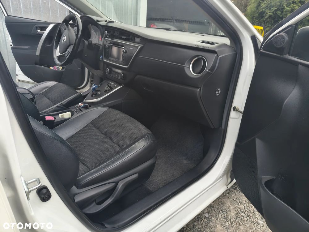 Toyota Auris - 10