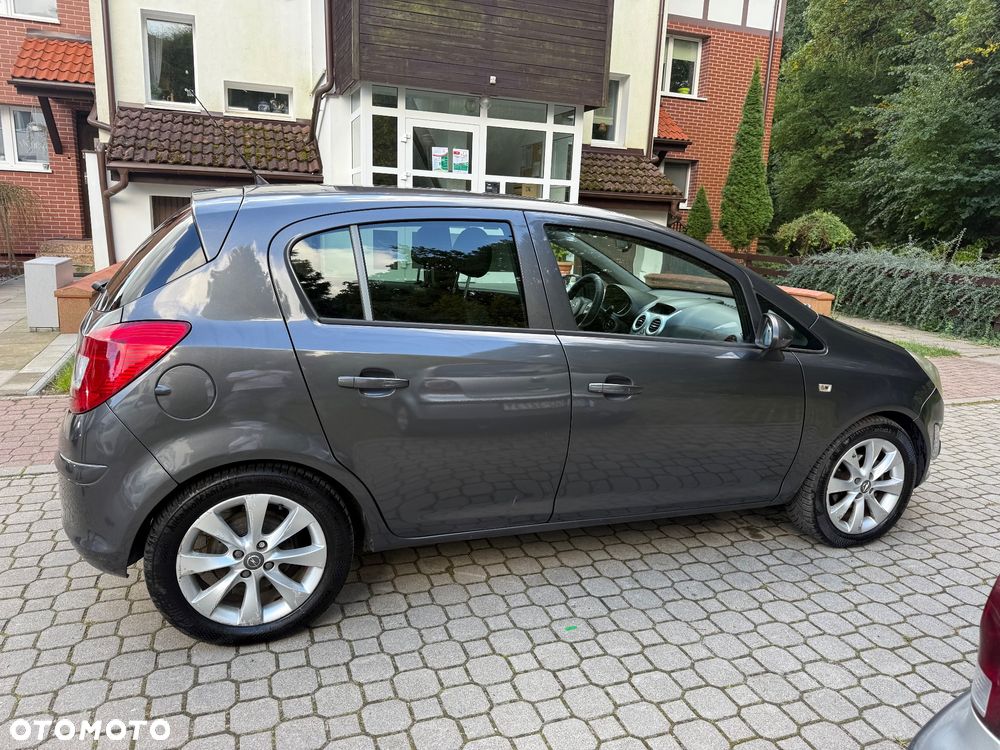 Opel Corsa 1.2 16V Cosmo - 6