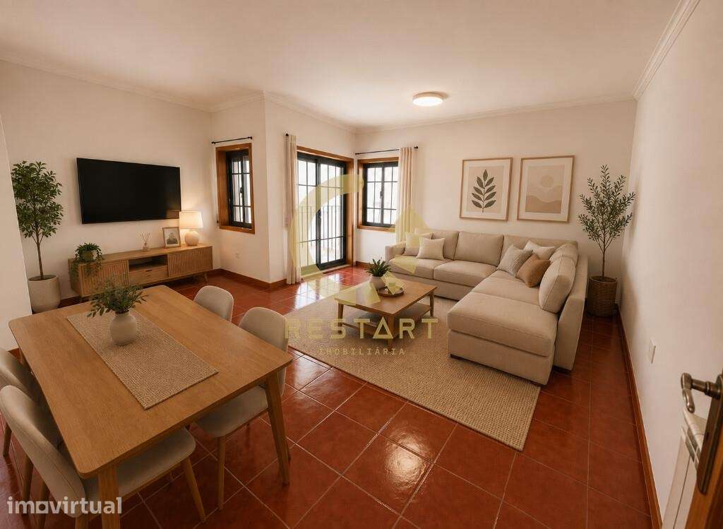 T2 Renovado com Terraço Privativo e Garagem – Fiães | Santa Maria da F - Grande imagem: 2/33
