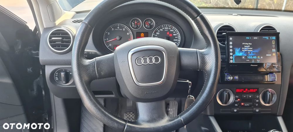 Audi A3 3-drzwiowe 1.6 Ambition - 17