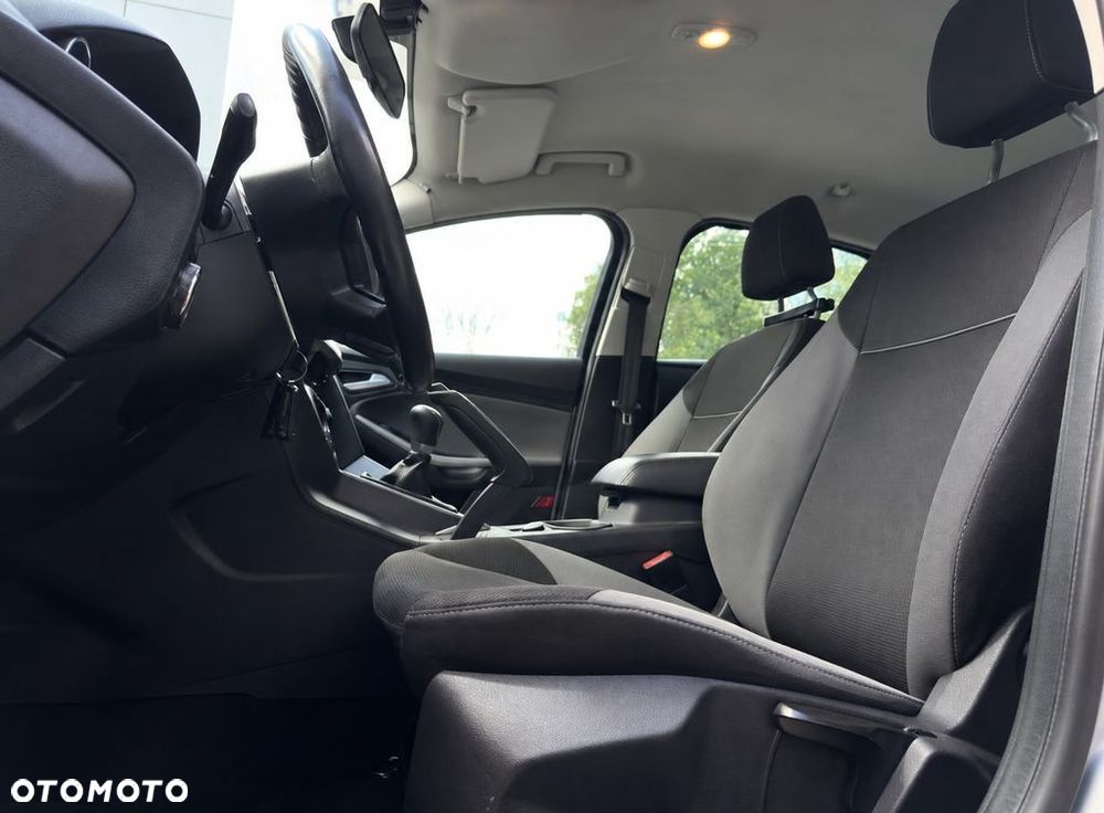 Ford Focus 1.6 Trend - 10