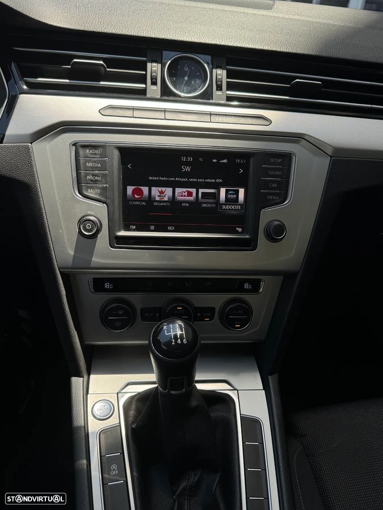 VW Passat 2.0 TDI Confortline - 18