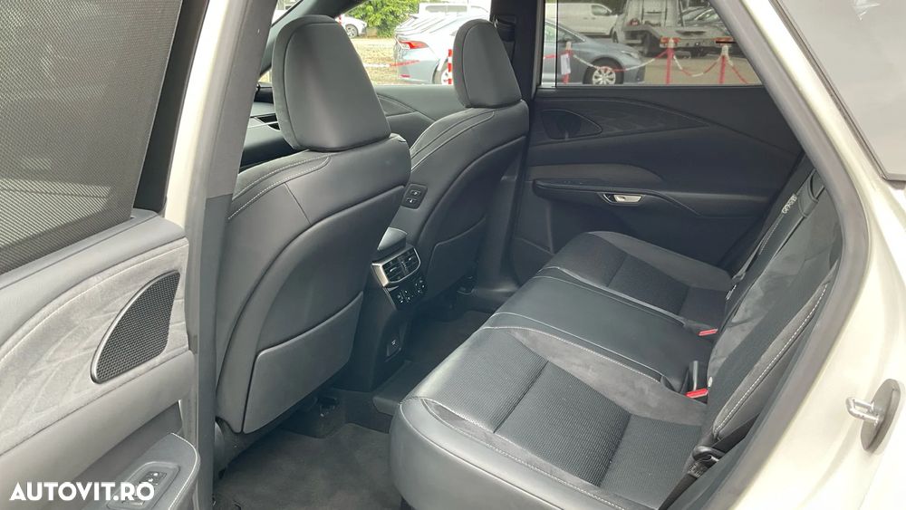 Lexus Seria RX 450h+ E-Four PHEV Luxury - 29