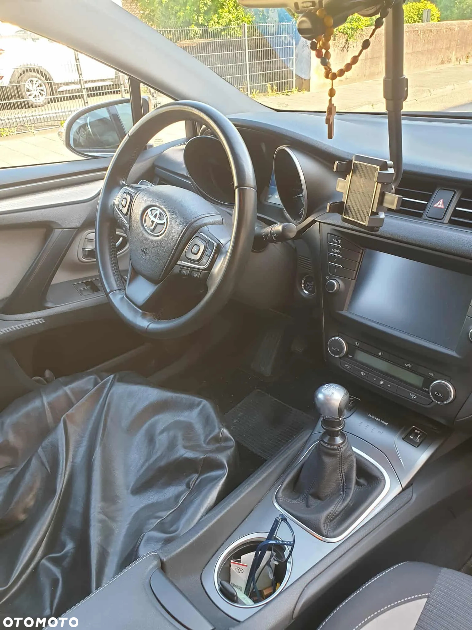 Toyota Avensis - 8