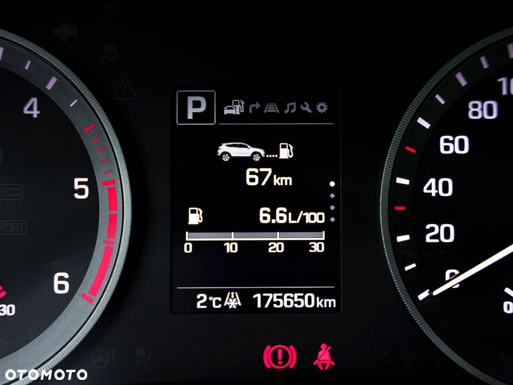 Hyundai Tucson blue 1.7 CRDi 2WD DCT Premium - 32