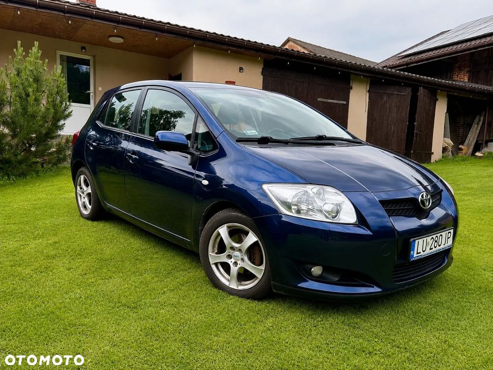 Toyota Auris - 1