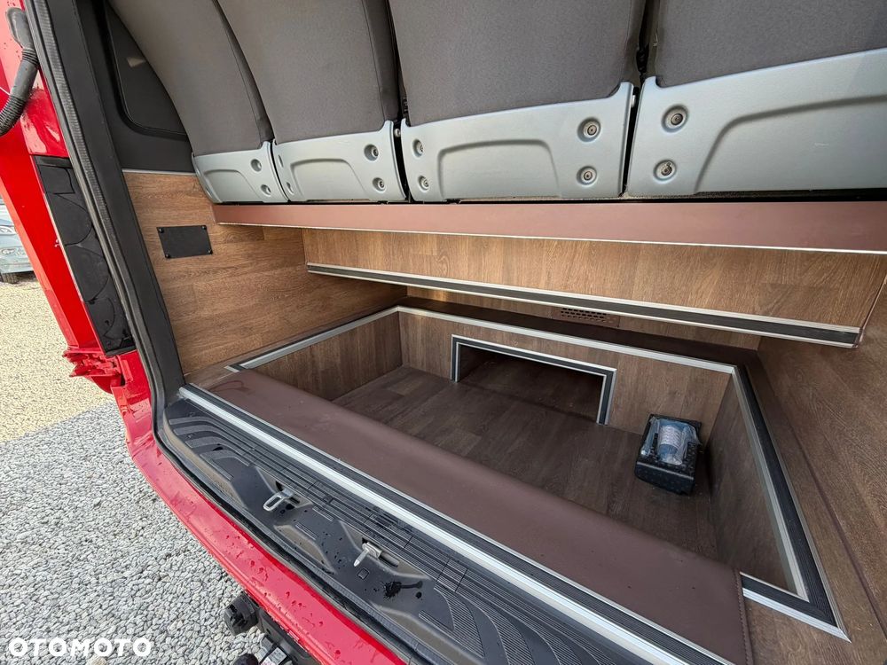 Mercedes-Benz Sprinter 519 - 11