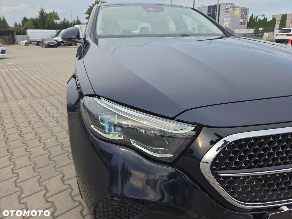 Mercedes-Benz Klasa E 220 d mHEV 4-Matic Avantgarde 9G-Tronic - 22