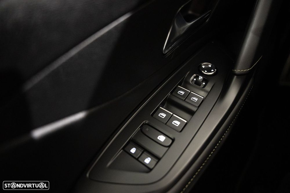 Peugeot 408 1.2 PureTech GT EAT8 - 17