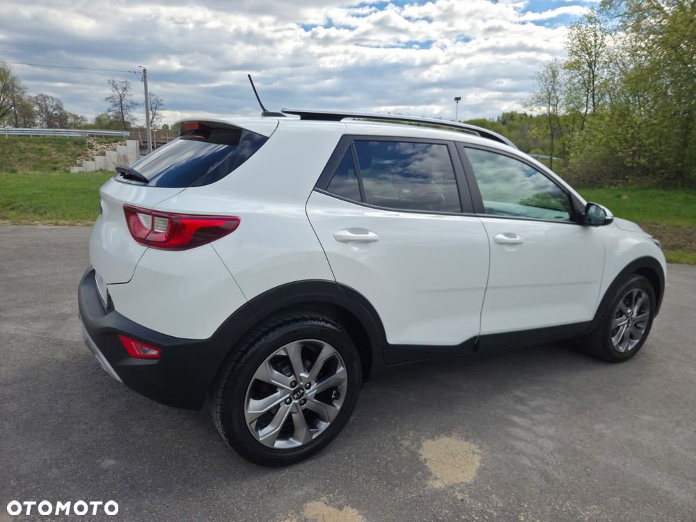 Kia Stonic 1.4 L - 6
