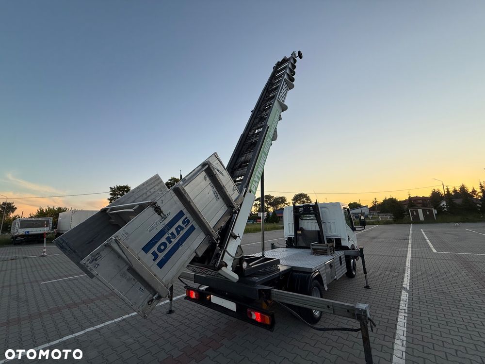 Nissan CABSTAR  2.5  DRABINA - PODAJNIK BOCKER DEKARSKO - MEBLOWY  WYSOKOŚĆ 26 M - 18