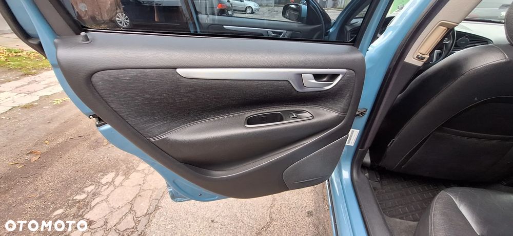 Volvo V70 2.5 T Momentum - 18
