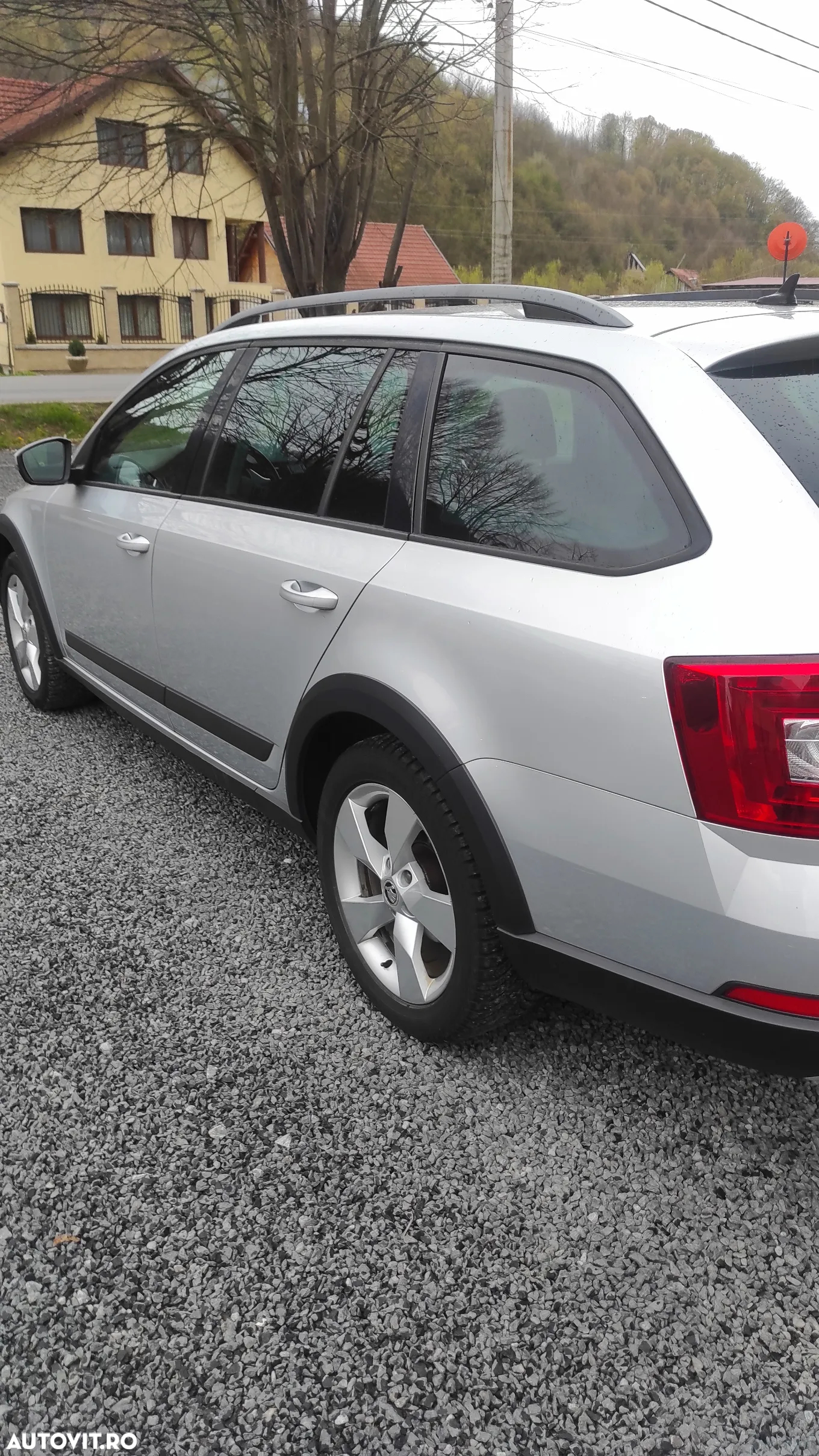 Skoda Octavia 2.0 TDI 4x4 Scout - 3