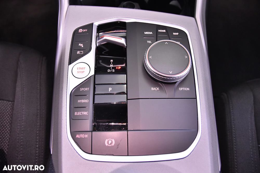 BMW Seria 3 320e Touring Aut. - 17