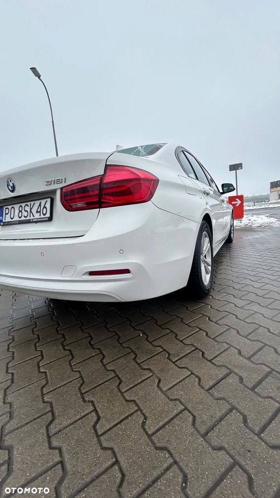 BMW Seria 3 318i - 4