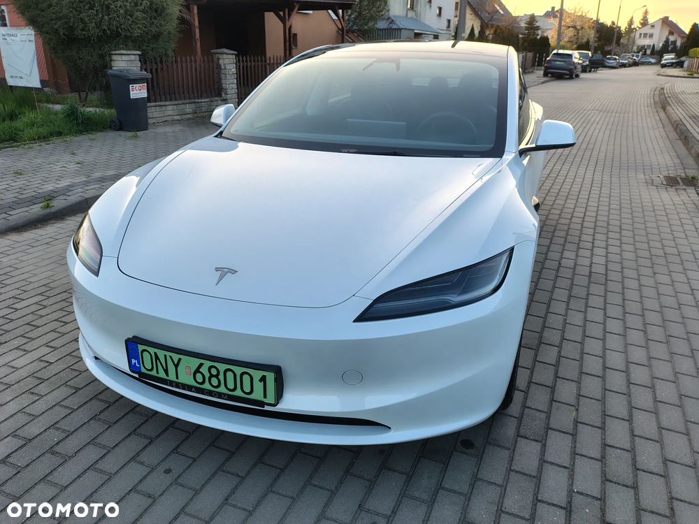 Tesla Model 3 - 1