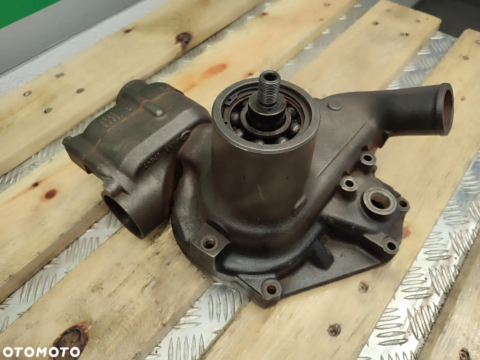 Pompa wody V836867628 ACP055583C Massey Ferguson - 2