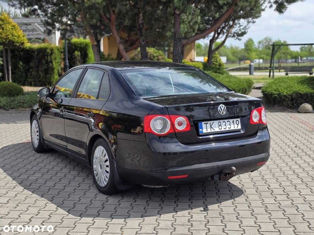 Volkswagen Jetta - 3