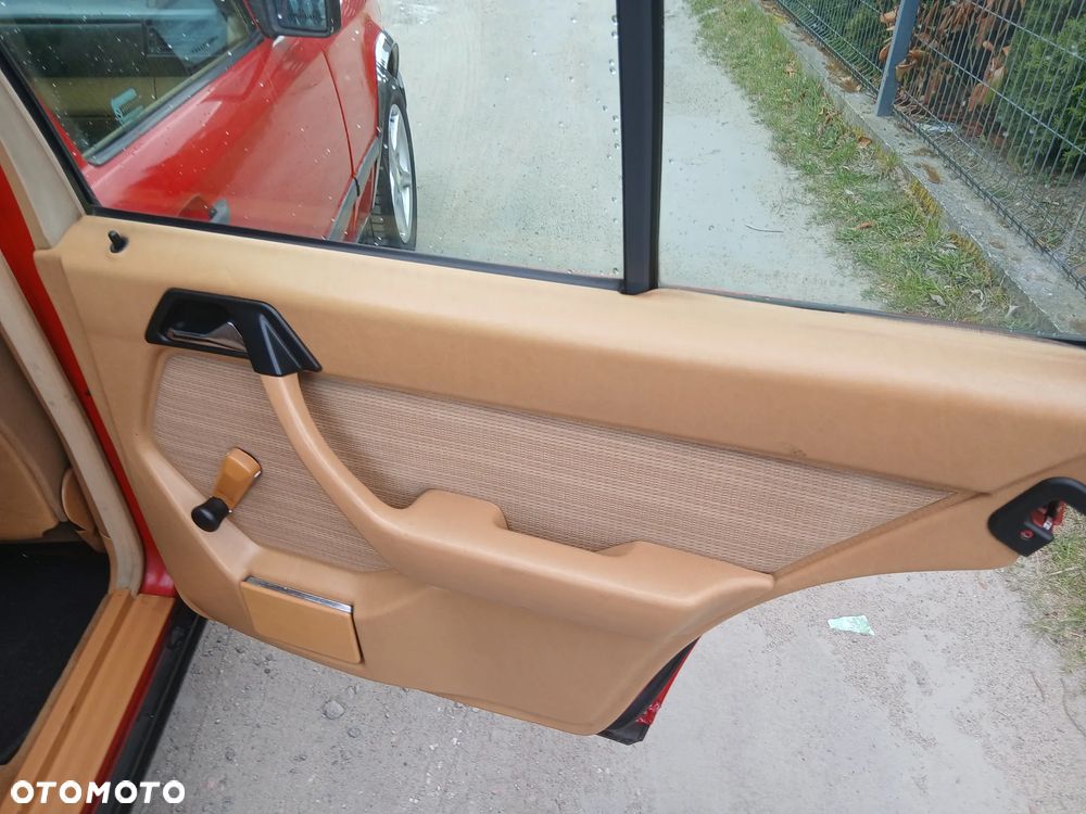 Mercedes-Benz W124 (1984-1993) - 24