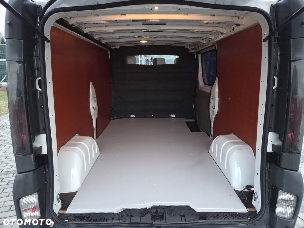 Renault TRAFIC LONG KLIMA TEMPOMAT ORYGINAŁ PRZEBIEG - 10