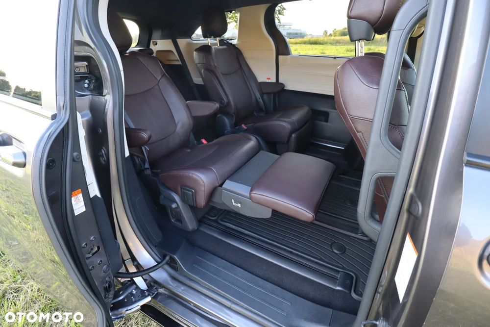 Toyota Sienna - 23