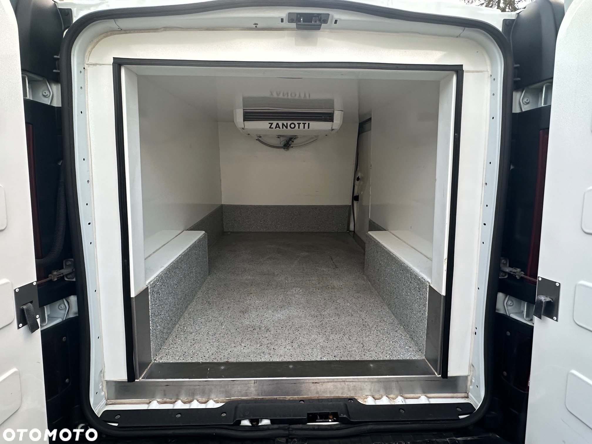 Renault Trafic 1,6 dci 2018 r. L2H1P2 Chłodnia - 14