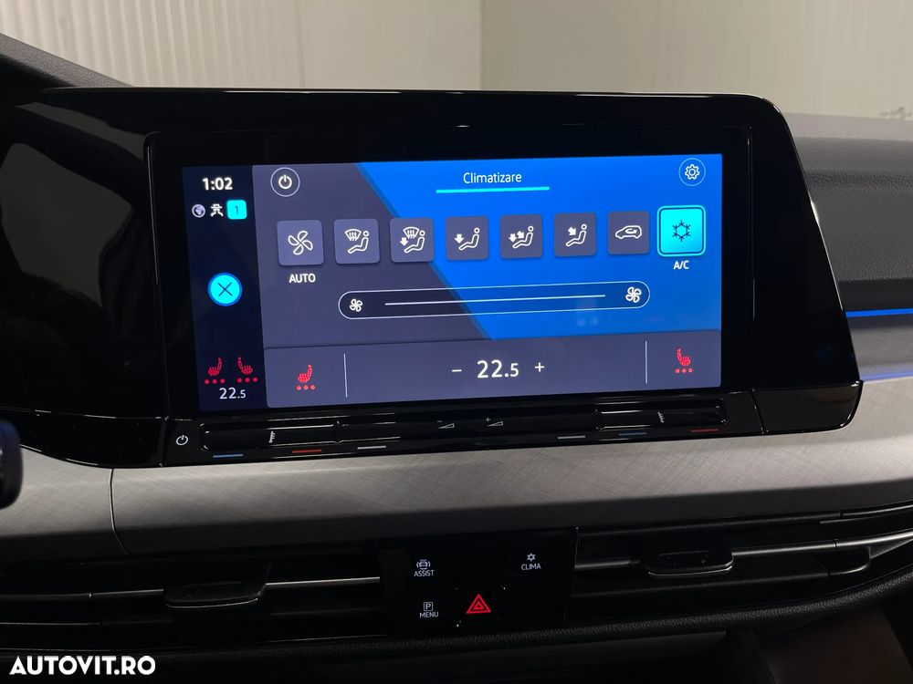 Volkswagen Golf 1.0 eTSI DSG MHEV Life - 20