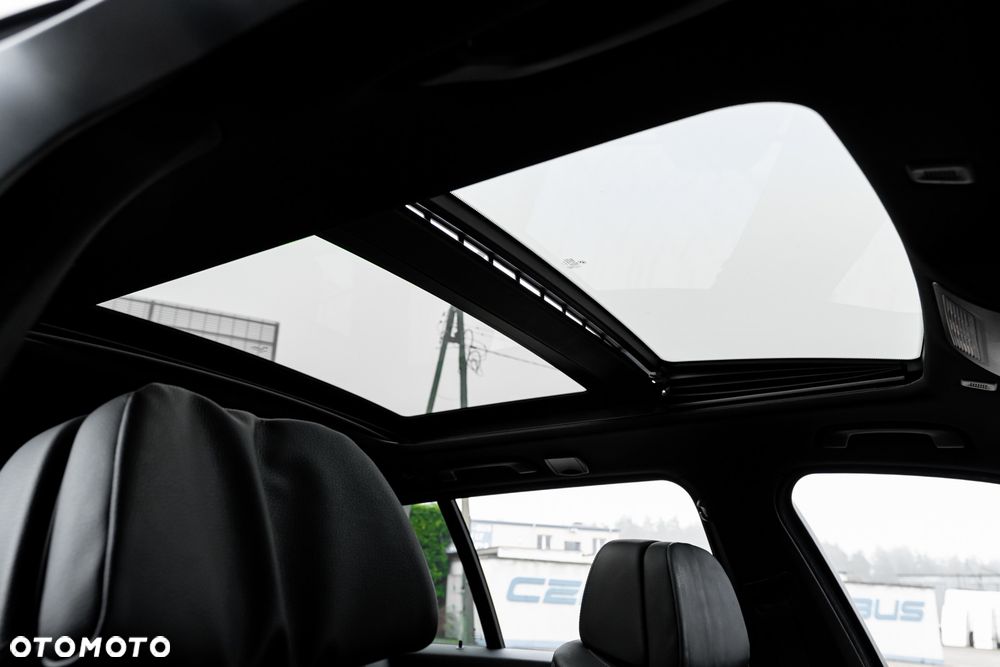 BMW Seria 5 M550d xDrive - 28