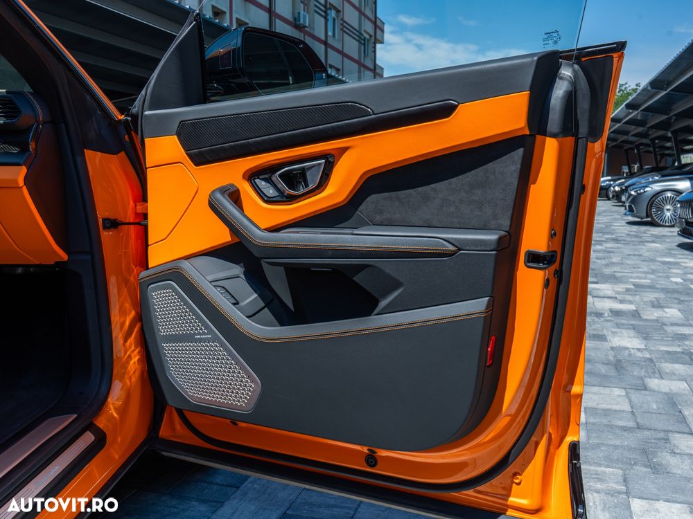 Lamborghini URUS - 30