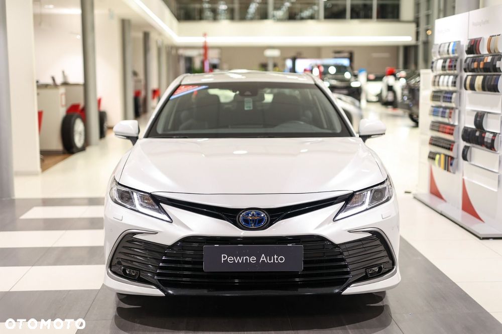 Toyota Camry - 3