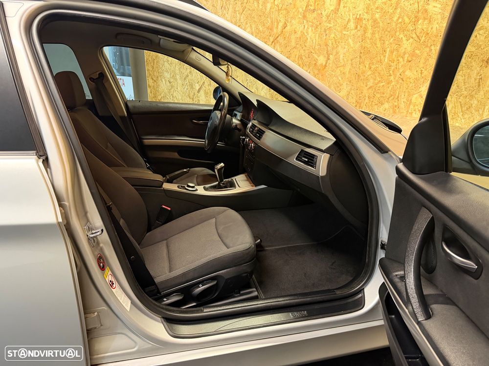 BMW 320 d Navigation - 10