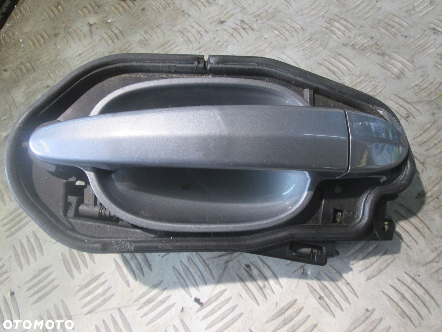 KLAMKA ZEWNĘTRZNA PRAWA TYŁ BMW E61 A08/7 - 1