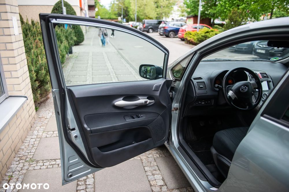 Toyota Auris 1.33 VVT-i Premium - 14