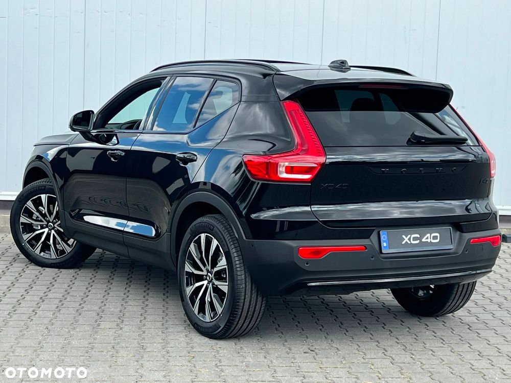 Volvo XC 40 B4 AWD Ultimate Dark - 4