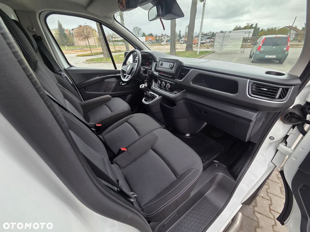 Renault Trafic - 18