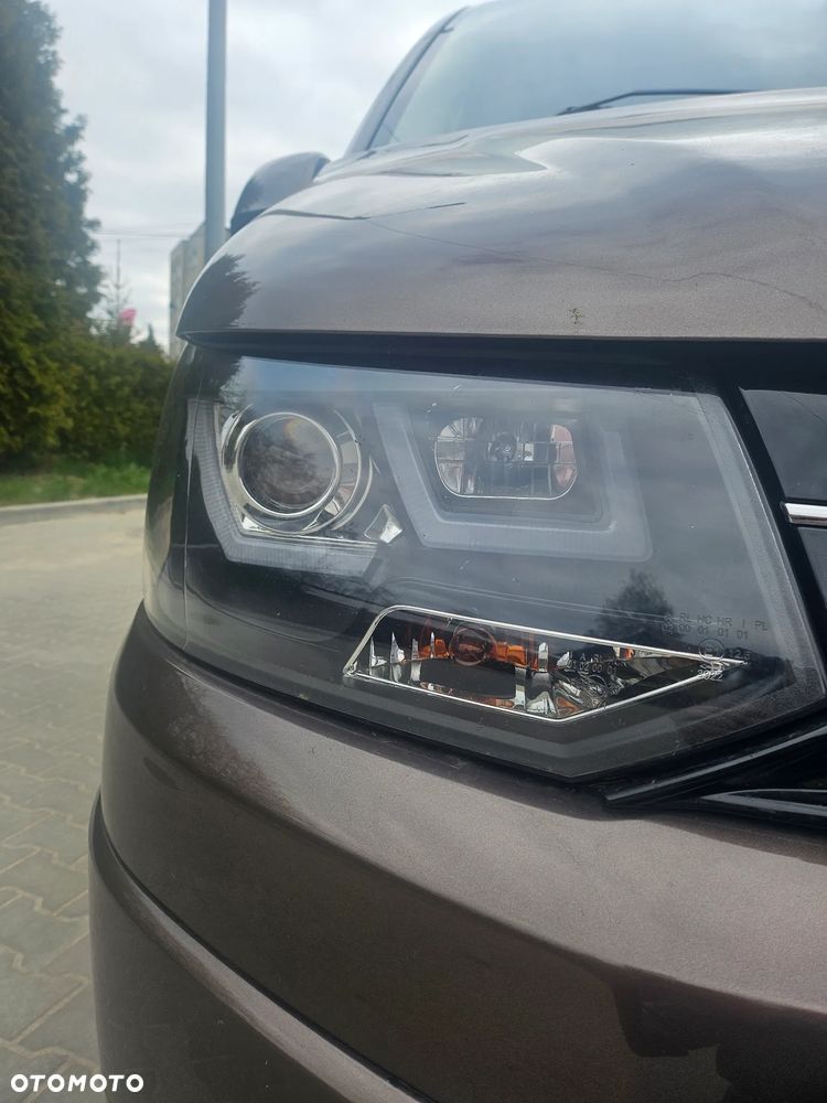 Volkswagen Caravelle - 12