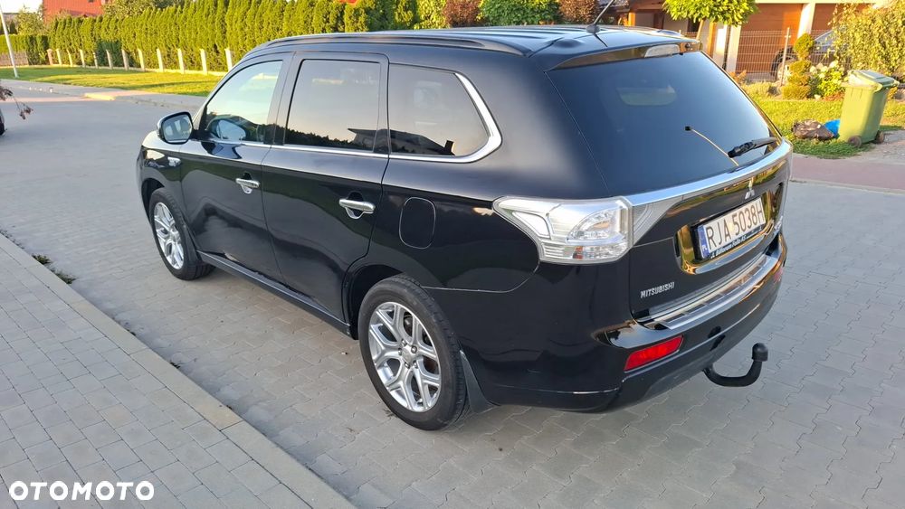 Mitsubishi Outlander - 8