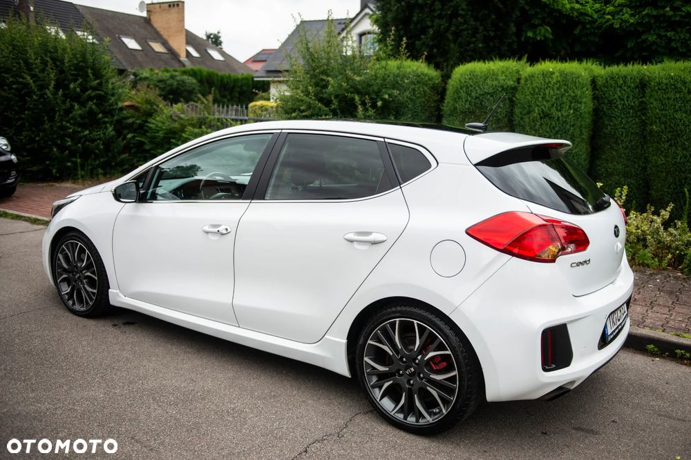 Kia Ceed 1.6 T-GDI GT - 12