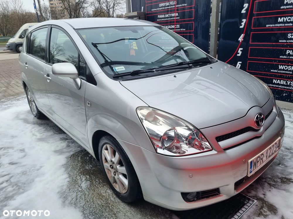 Toyota Corolla Verso 2.2 D-4D - 7